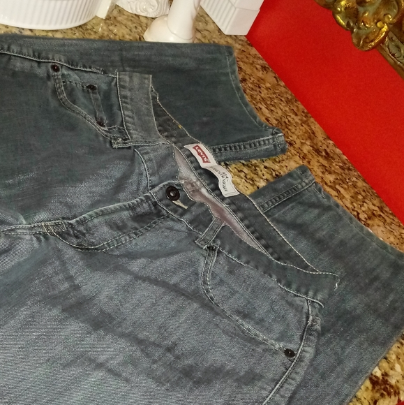 1205 Levi 514 Slim Straight Jeans - Picture 2 of 7